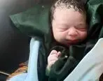 اولین عکس از نوزادی که در سطل آشغال بود | بغض و گریه زاری مادر نوزاد 2 روزه در نازی آباد 
