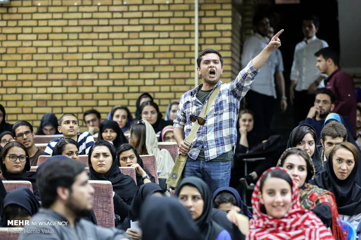 جزئیات درگیری شدید دانشجوها با احسان علیخانی و داوران عصر جدید + عکس