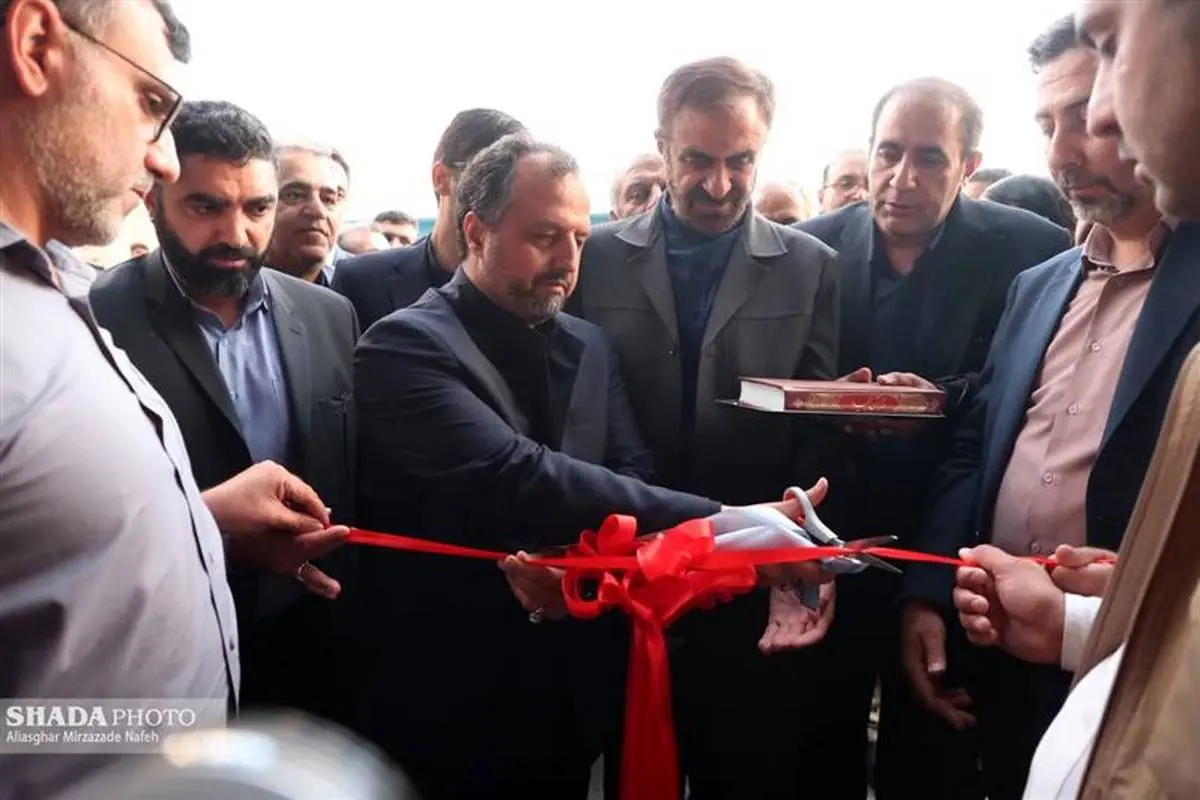 وزیر اقتصاد واحد تولید فولاد استان چهارمحال و بختیاری را افتتاح کرد
