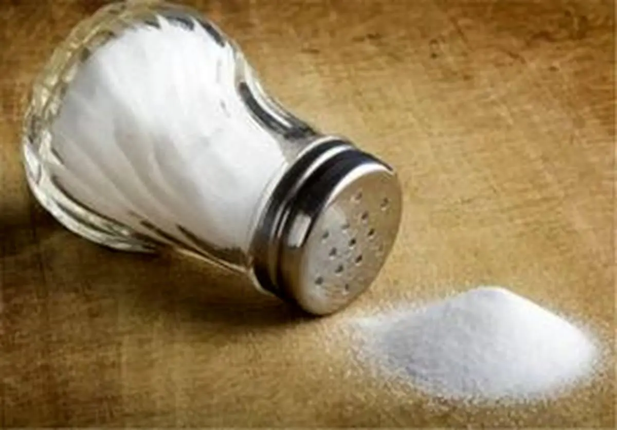 ۸ بلایی که نمک بر سر بدنتان می‌آورد