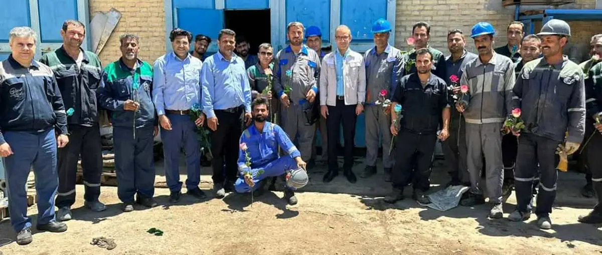 قدر دانی مدیر عامل پتروشیمی خوزستان از زحمت کشان مجموعه در روز جهانی کار و کارگر