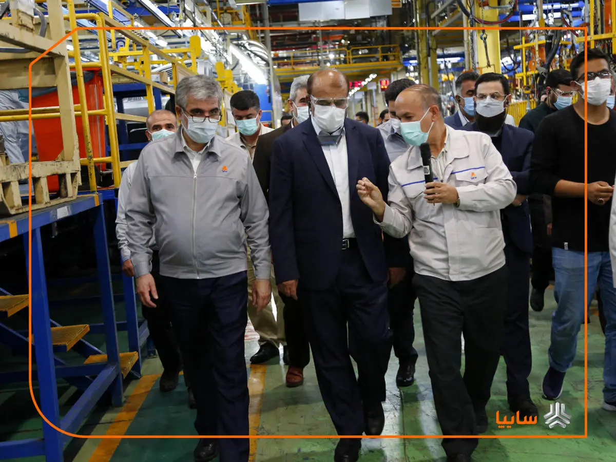 همکاری خودروسازان با صنایع دفاع وابستگی به خارج را کاهش میدهد