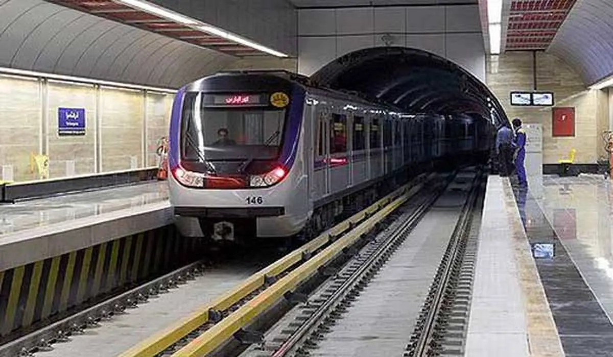 خودکشی در ایستگاه مترو نبرد