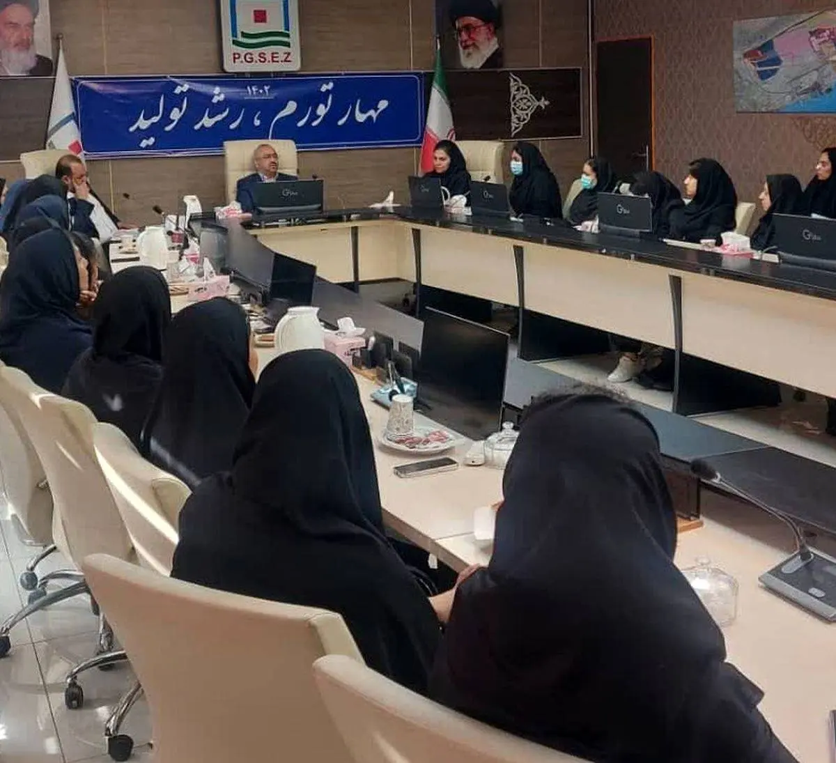 تقدیر از بانوان منطقه ویژه اقتصادی خلیج فارس به مناسبت روز زن
