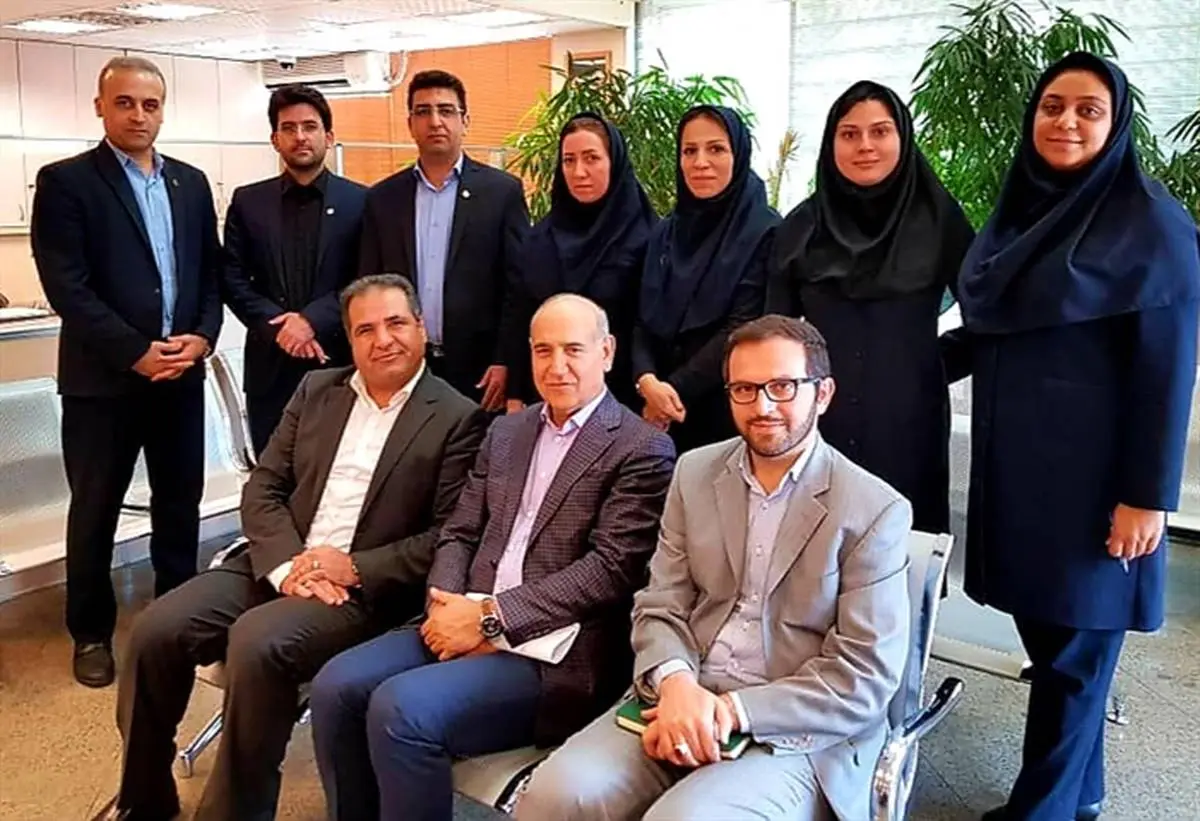 بازدید مدیرعامل بانک کشاورزی از شعبه ملاصدرا در تهران بزرگ