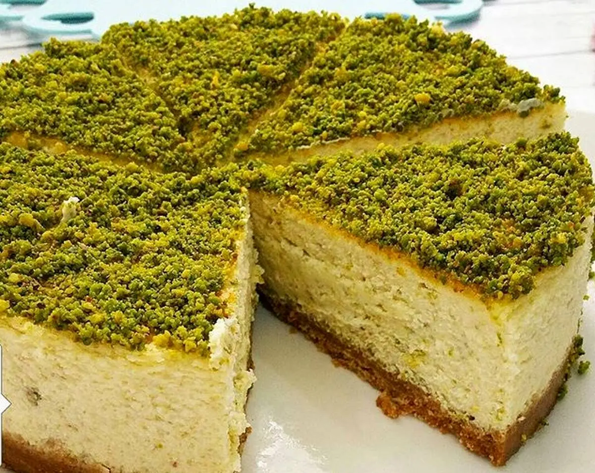 طرز تهیه چیز کیک پسته ای شیک و مجلسی