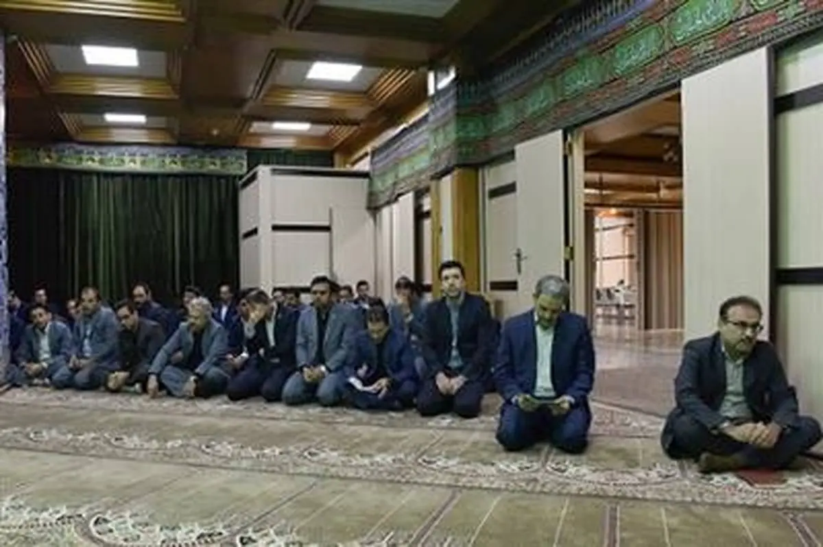 برگزاری مراسم زیارت عاشورا در بانک قرض الحسنه مهر ایران
