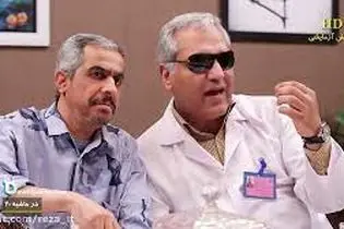 ببینید | صحنه خنده دار سریال در حاشیه | جراحی دکتر ارتوپد پیش مهران مدیری در سریال در حاشیه
