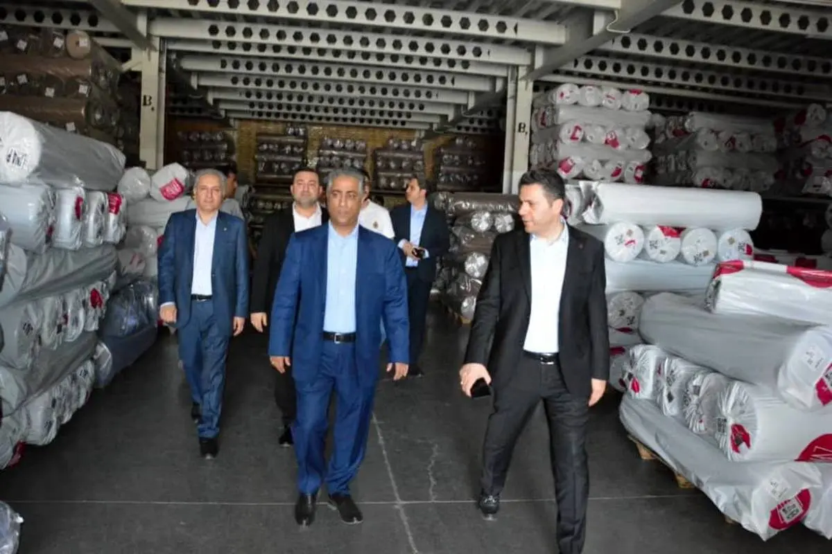 بازدید مدیرعامل بانک صنعت ومعدن از صنعت پیشران نساجی کشور؛ حمایت از شرکت دانشبنیان و صادرکننده برتر در حوزه تولید پارچههای رومبلی و پردهای