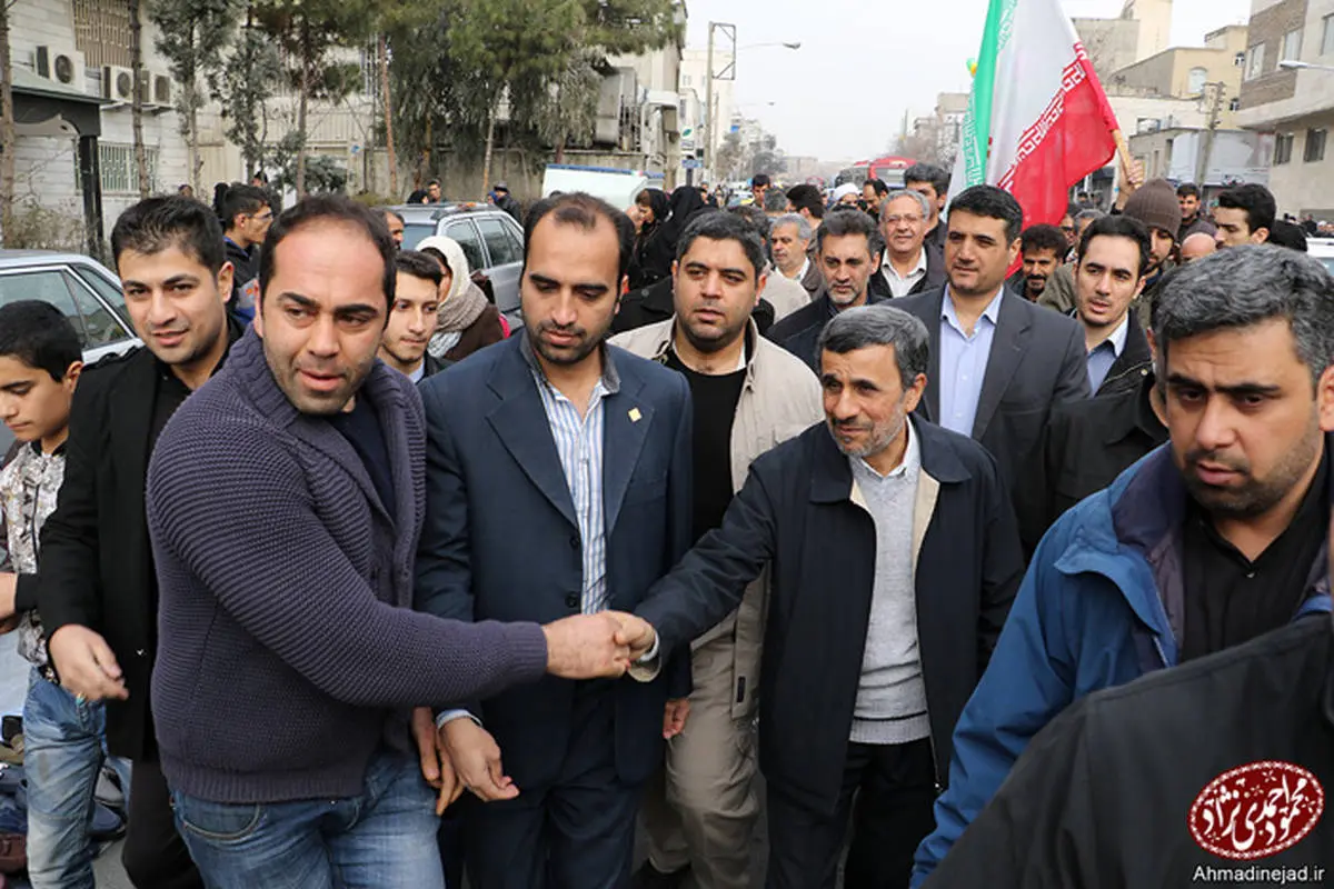 تصویری از محمود احمدی نژاد در راهپیمایی 22 بهمن + عکس