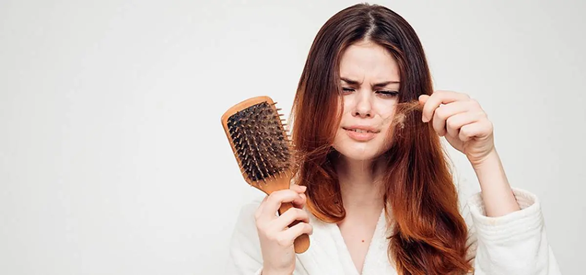 علت ریزش شدید و ناگهانی مو | ۵ نشانه در ظاهر موی سر که بیانگر این بیماری‌هاست