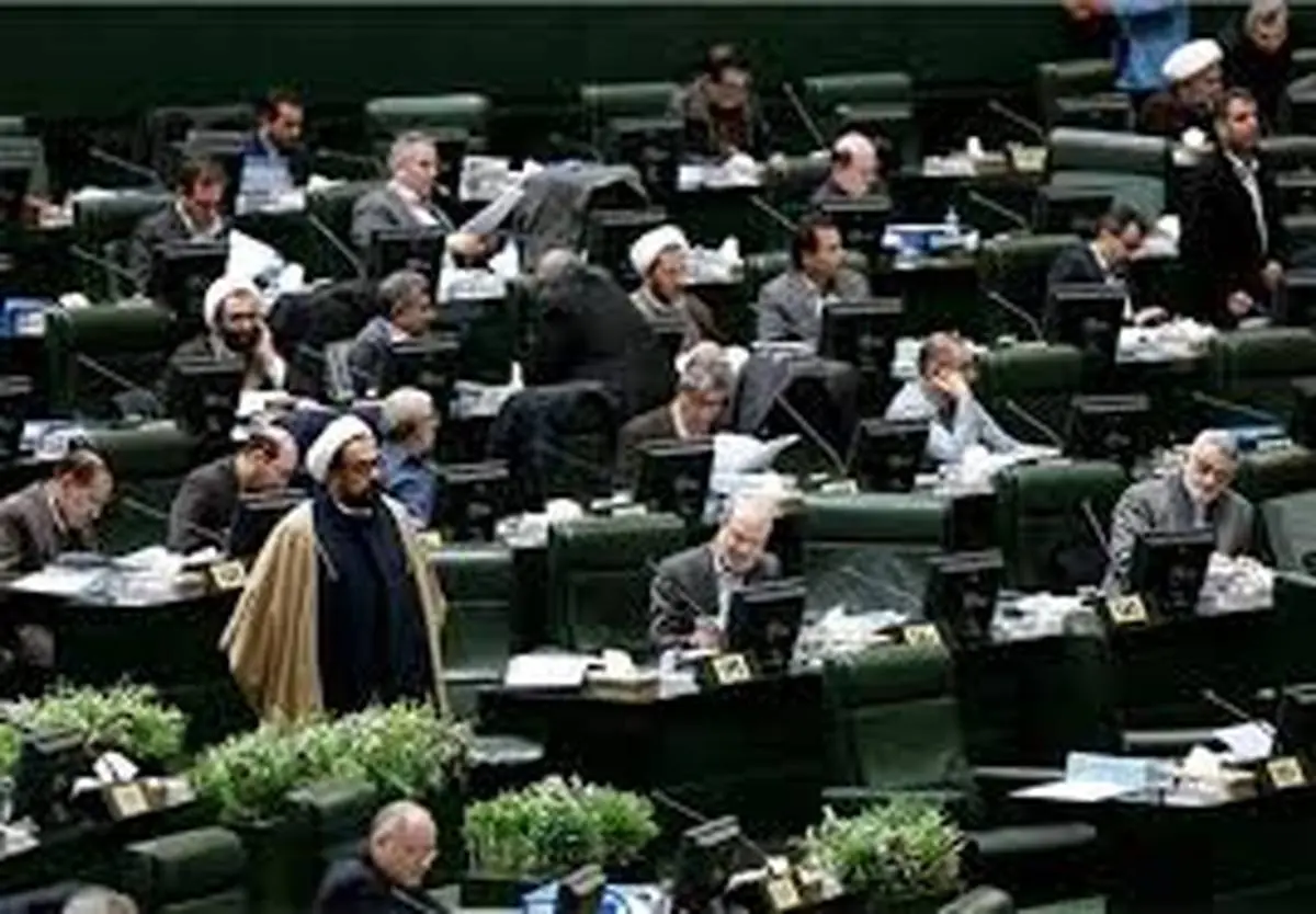 شوک ظریف به مجلس / لاریجانی : وقت جلسه را نگیرید