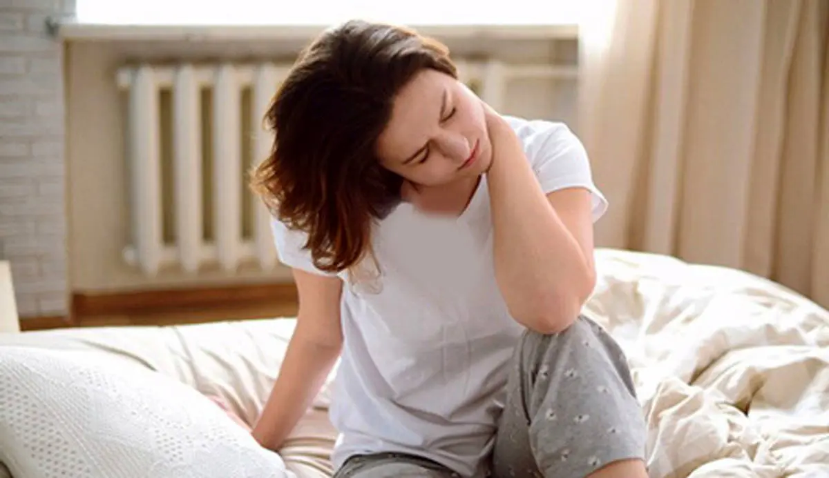 دلیل درد گردن بعد بیداری از خواب چیست؟ 