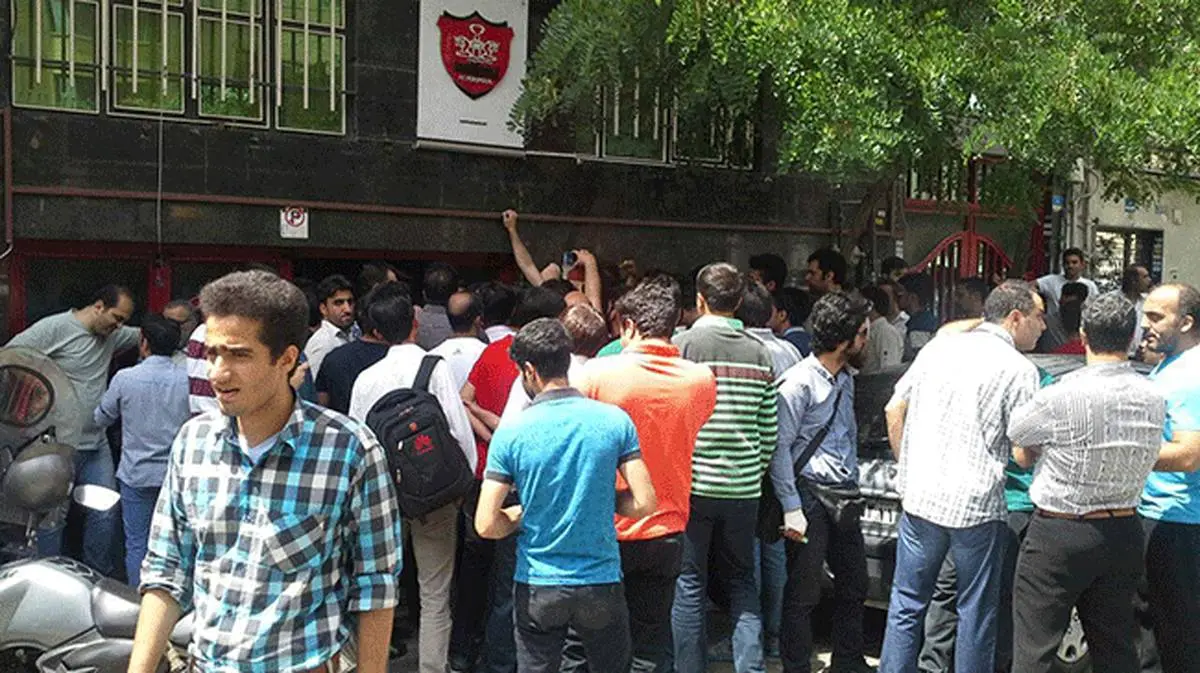 حمله پرسپولیسی‌ها به وزارت ورزش + عکس