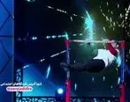 شرکت کننده عصر جدید با حرکت دستش دهن داور را بست! + فیلم