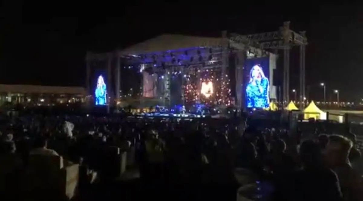 کنسرت خواننده زن آمریکایی در مکه! + تصاویر