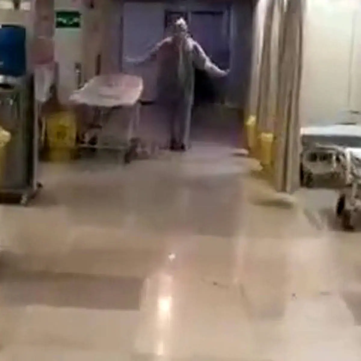 رقص زیبا و جنجالی پرستار زن ایرانی برای بیماران کرونایی + فیلم