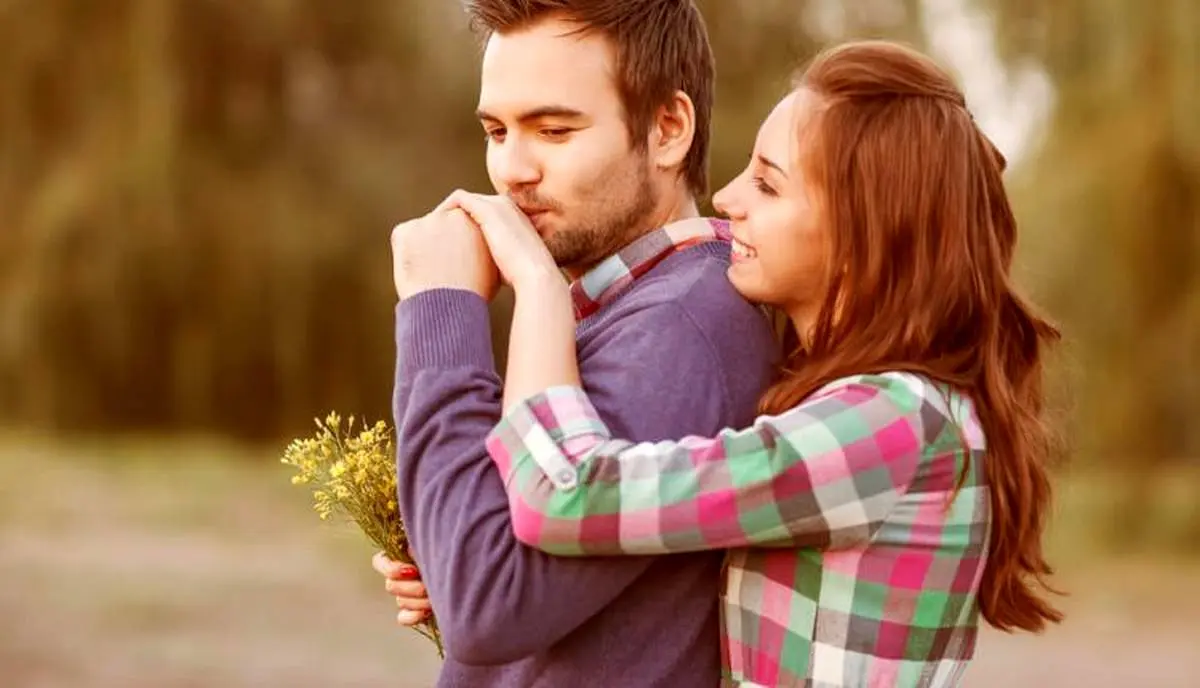 چطور شوهرم را عاشق خودم کنم | ۱۳ راه بی‌نظیر برای یک زندگی عاشقانه