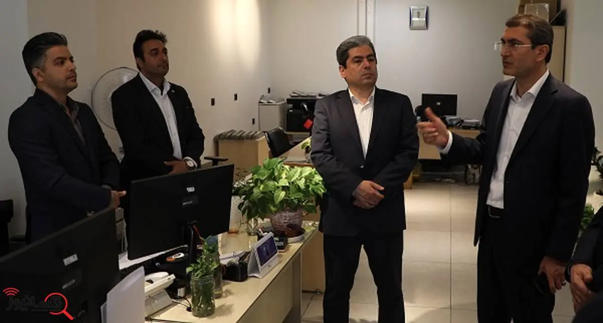 بازدید مدیر عامل بانک سینا از مرکز ارتباط با مشتریان و واحدهای مستقر در ساختمان میر عماد
