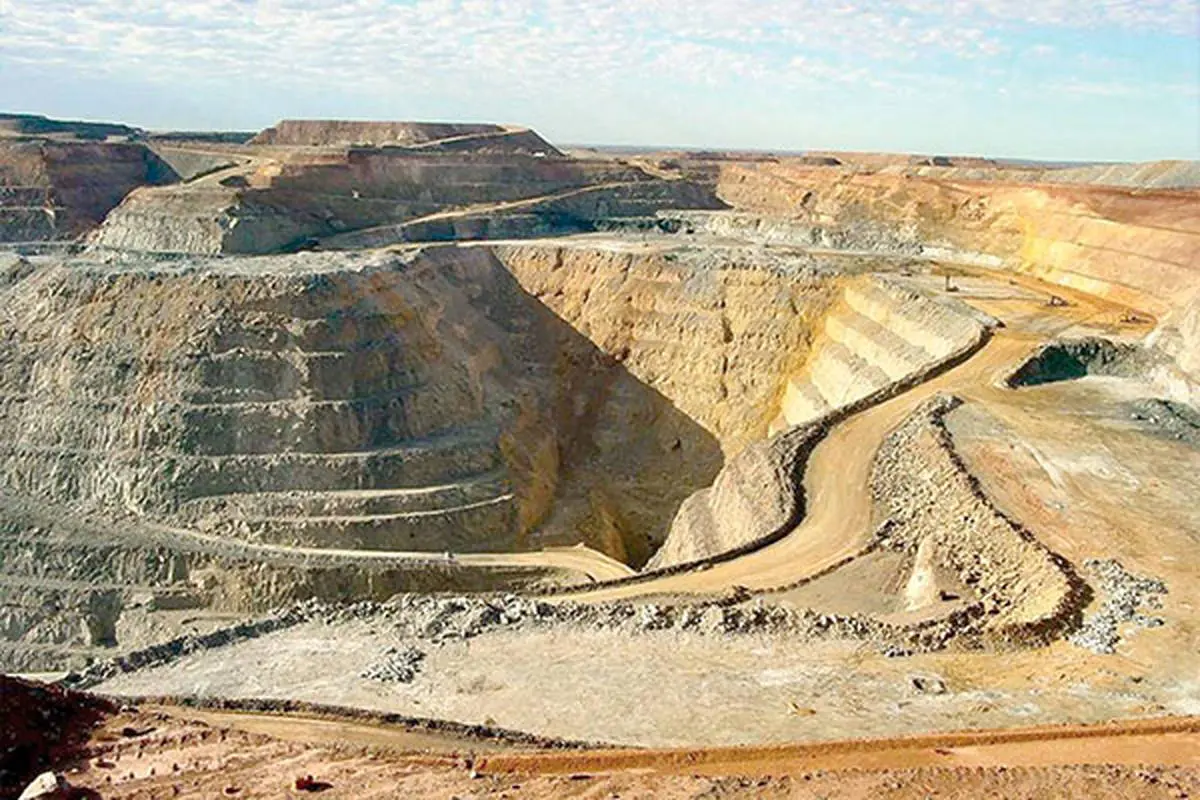 وجود ۵۰۰ معدن فعال در استان مرکزی