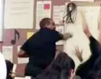بازداشت معلم به خاطر کتک زدن دانش آموز + عکس