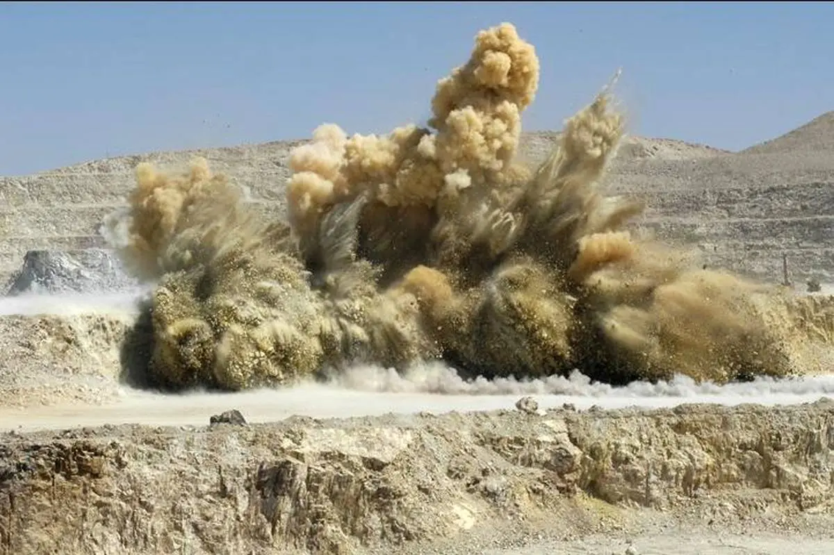 برداشت ۸۲۵ هزار تنی ماده معدنی در معدن مس سرچشمه با دو انفجار متوالی