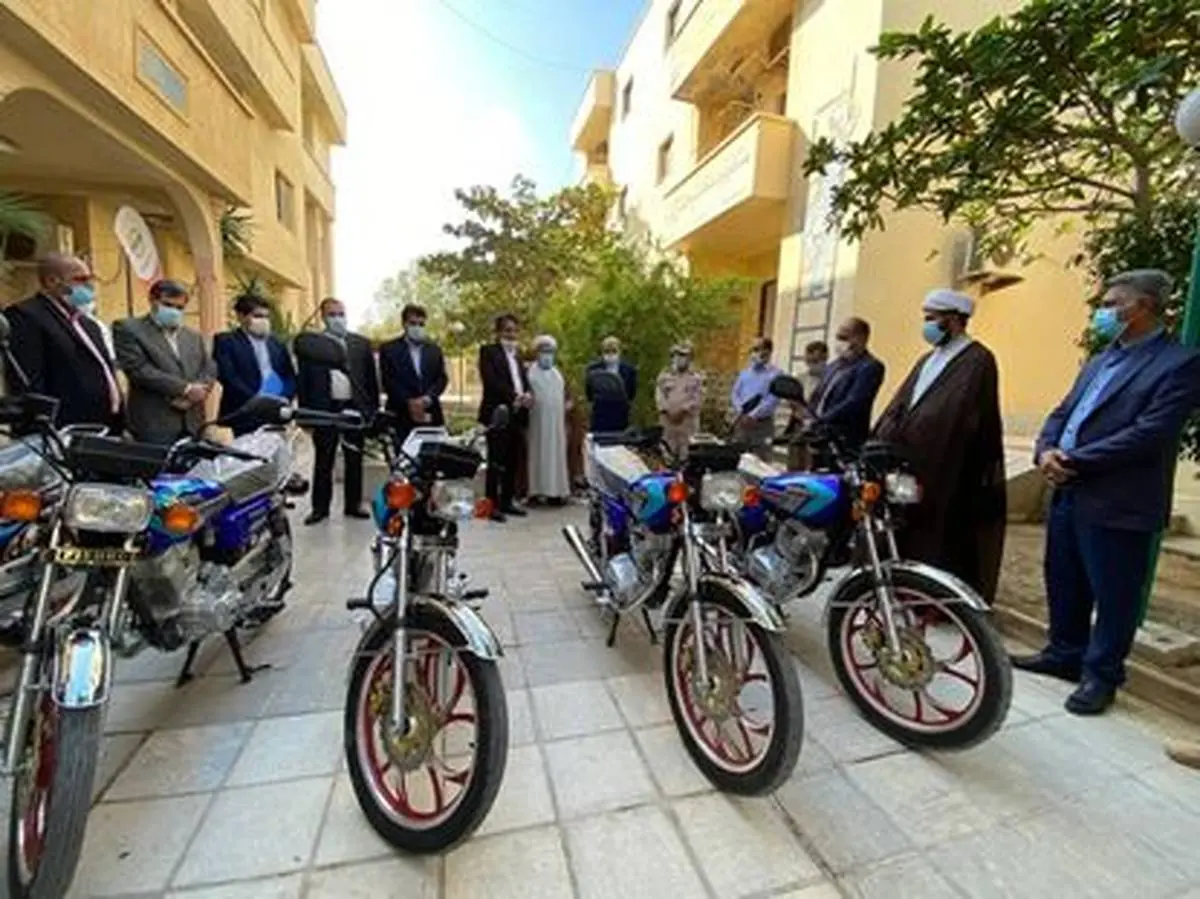5 دستگاه موتورسیکلت از سوی سازمان منطقه آزاد قشم به پایگاه دریابانی جزیره قشم اهداء شد