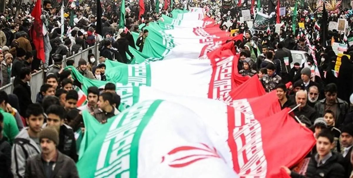 حضور مردم در خیابان های پایتخت با «شعار مرگ بر آشوبگر»