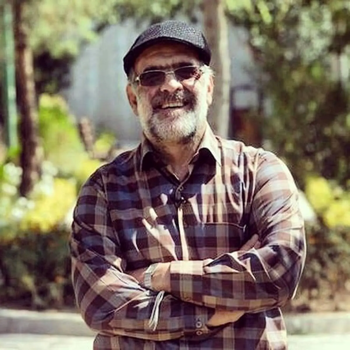 ویدئو| صحبت های انتقادی اصغر نقی زاده، بازیگر آژانس شیشه ای | کاش در اقتصاد هم حاج قاسم داشتیم