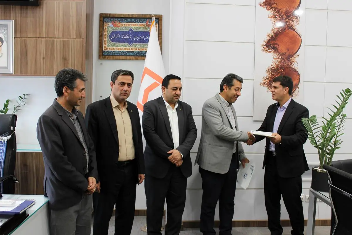 تقدیر بنیاد مسکن یزد از همکاری بانک مسکن در بهسازی و نوسازی واحدهای روستایی / نقشآفرینی بانک مسکن با نگاه اجتماعی