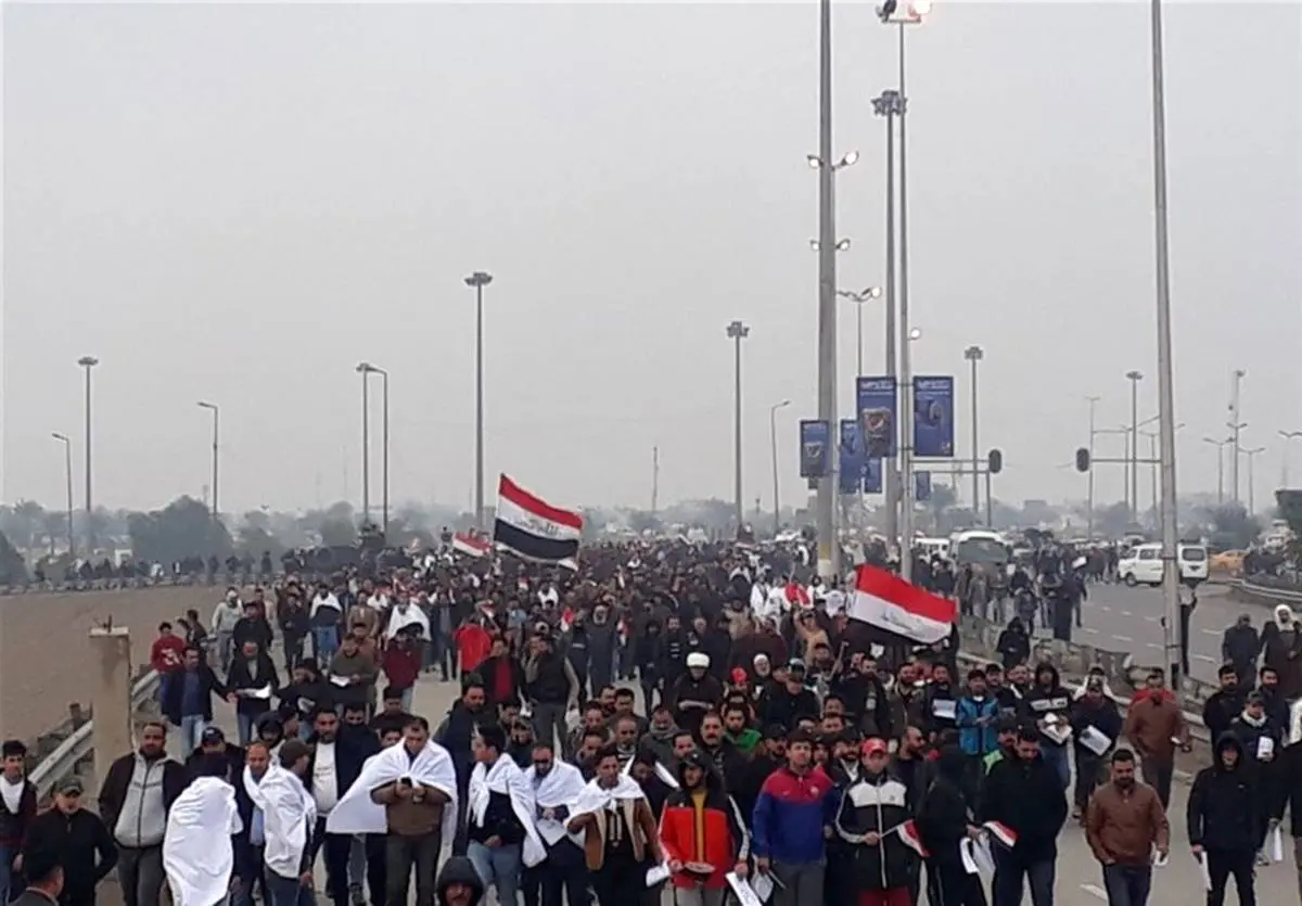 نگاهی به شعارهای متفاوت در تظاهرات میلیونی عراق
