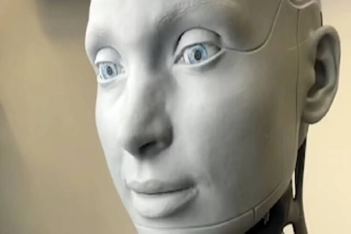 ربات انسان نمای آمریکایی که می‌خواهد بازیگر شود | توانایی آمکا ربات انسان نما در بازیگری