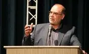 قبور شهدا باید مانند بقاع متبرکه تکریم شود