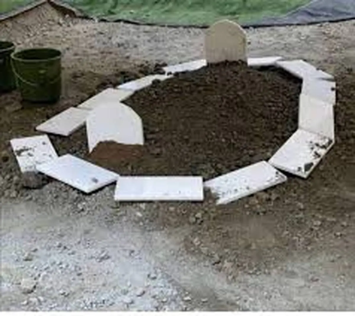 دفن جنازه مرد کرجی توسط 2 قاتل بی شرم در باغ