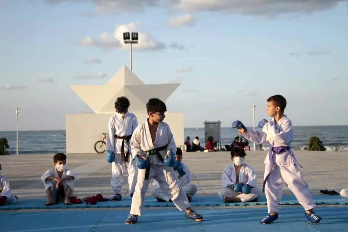 مسابقه کاراته استعدادیابی و نمایشی ویژه نونهالان در منطقه آزاد انزلی برگزار شد