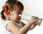 چه زمانی خوردن آب باعث نفخ می شود؟