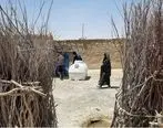 توزیع مخازن هزار لیتری آب در روستای کندوکه بخش هیرمند سیستان و بلوچستان
