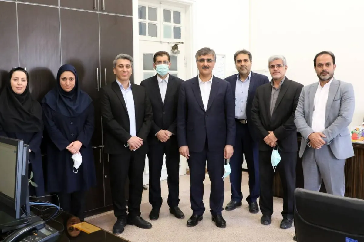 بازدید دکتر فرزین از اداره کل روابط عمومی بانک ملی ایران