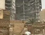 ببینید | فیلم حمله به شهردار آبادان در محل ریزش برج متروپل