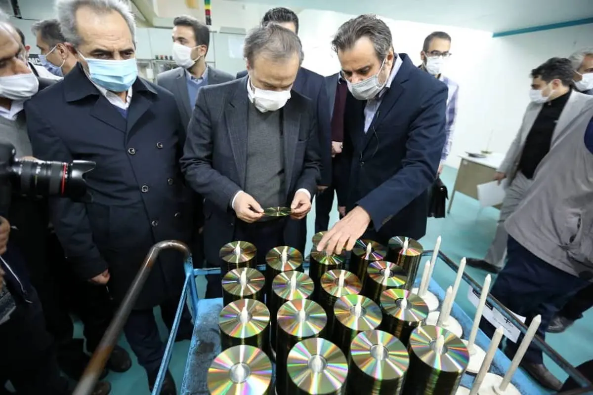 احیای مجدد واحد تولیدی انواع لوح فشرده توسط وزیر صمت در شهرک صنعتی شکوهیه قم