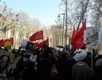 برگزاری تجمع اعتراض به سخنان ظریف مقابل وزارت خارجه + عکس