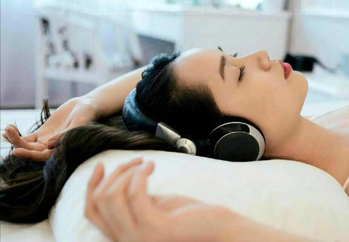 با موسیقی آرامش بخش راحت بخوابید | تاثیر موسیقی ارامش بخش قبل از خواب را حتما امتحان کنید
