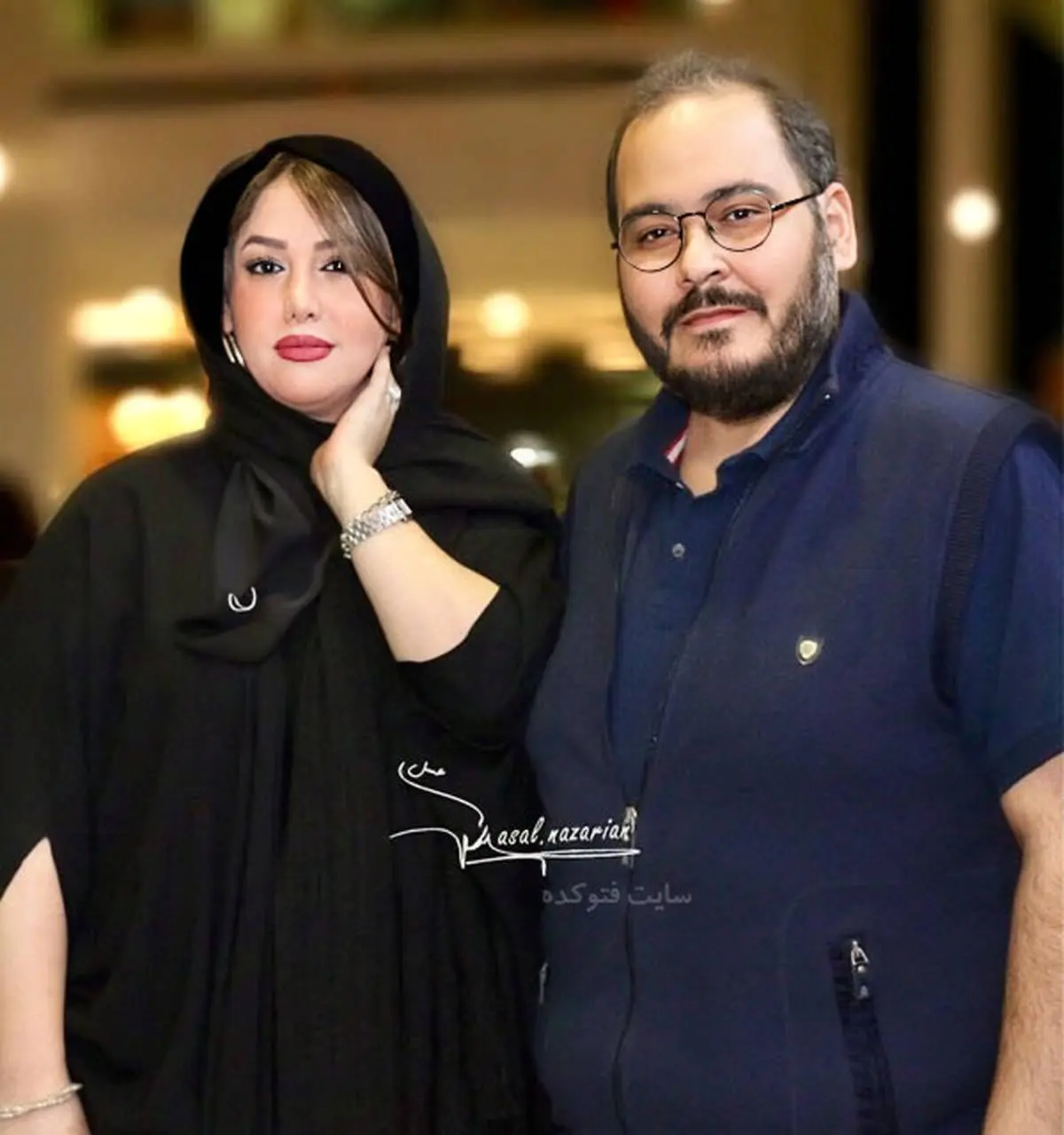 عکسی عاشقانه از  رضا داوود نژاد  و همسرش قبل از فوتش | این عکس رضا داوود نژاد قلب همه را به درد آورد 
