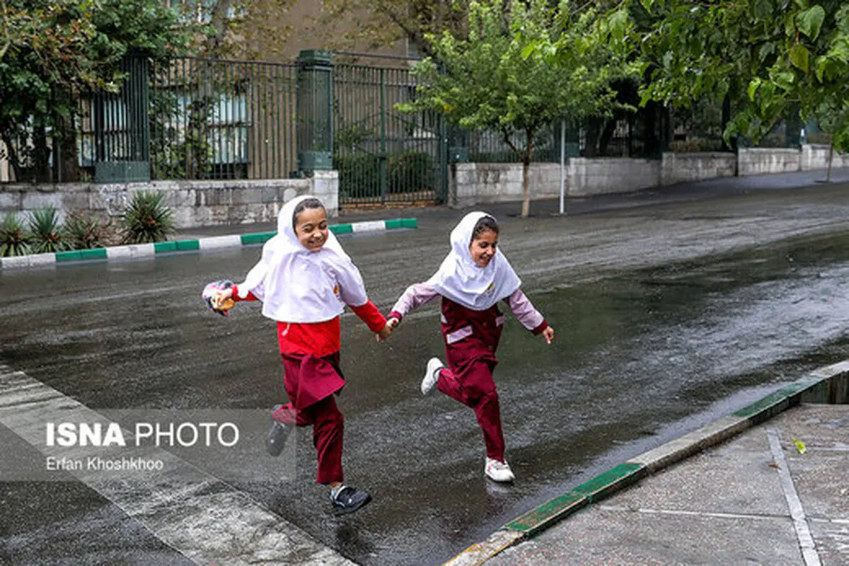 امشب تهران بارانی می‌شود