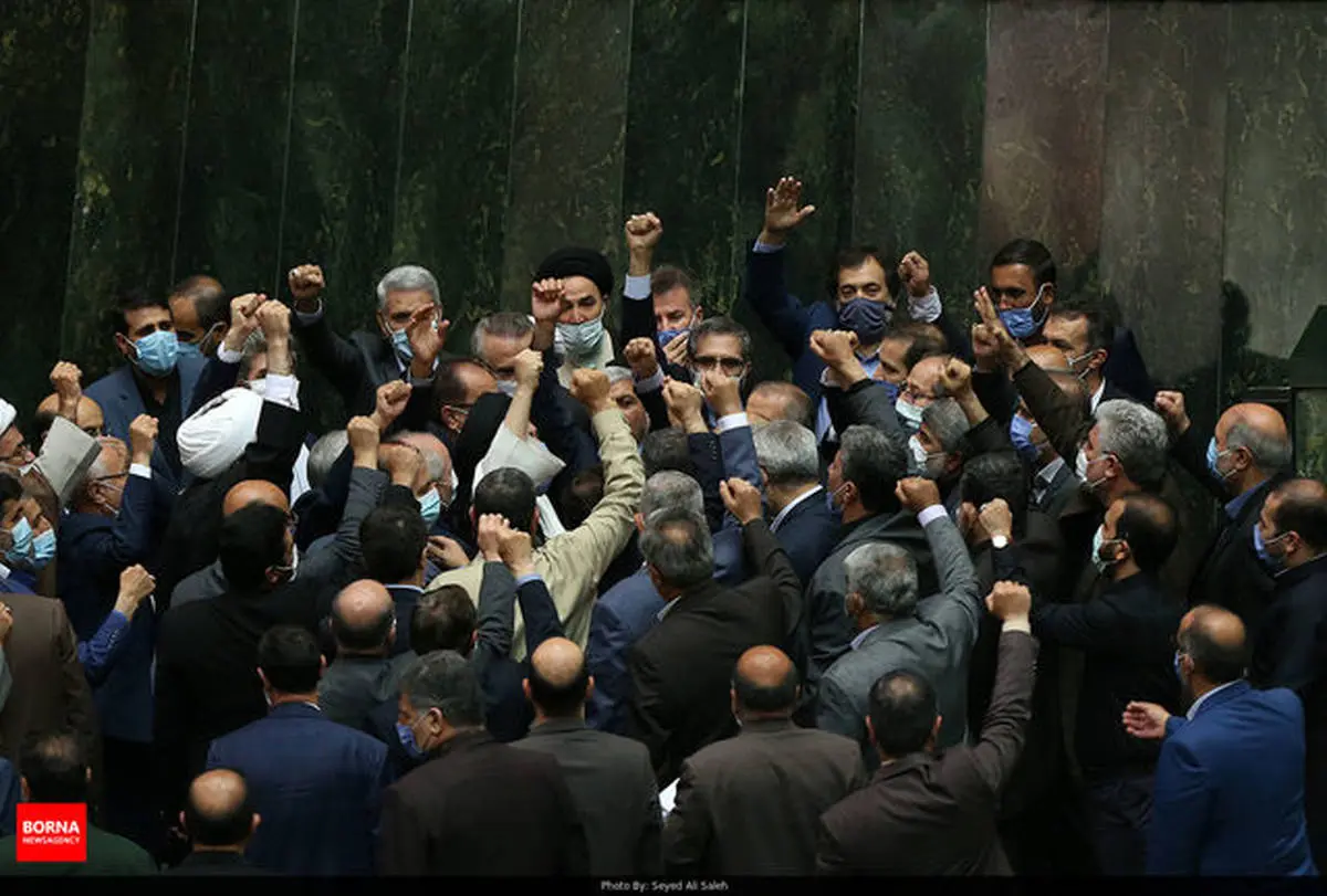 پخش کلیپ سردار سلیمانی در مجلس جنجال به پا کرد