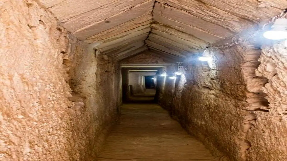 کشف های سرهای سنگی مرموز در تونلی در مصر + تصاویر