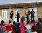 اجرای هنرمندان تئاتر مشهد برای کودکان زلزله زده