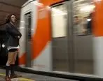 مسافران بدون شلوار در مترو! + عکس