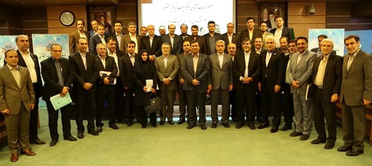 قدردانی وزیر اقتصاد از عملکرد چشمگیر بیمه ایران در یکسال گذشته/پرداخت روزانه ۲۸ میلیارد تومان خسارت به مردم