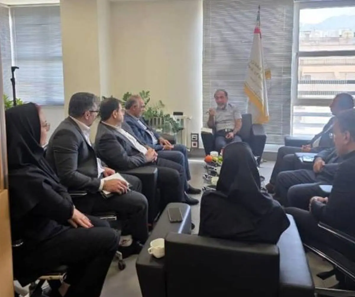 گفتگوی مدیر بانک صنعت و معدن با نمایندگان مجلس، صمت و صنعتگران